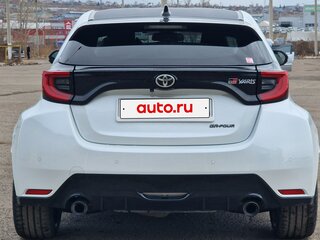 2021 Toyota Yaris IV, белый, 2550000 рублей, вид 5