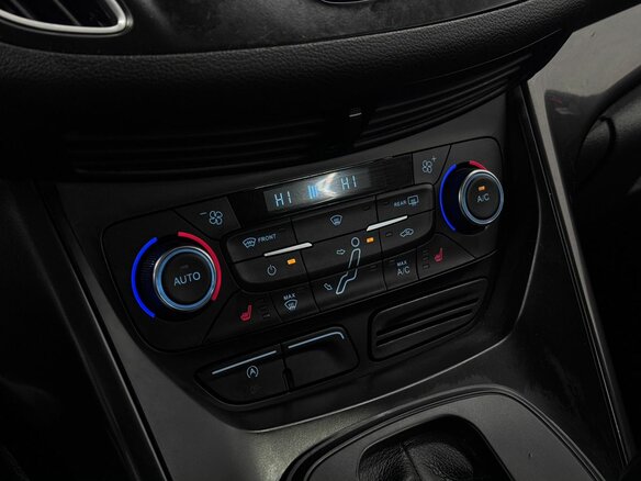 2017 Ford C-MAX II Рестайлинг, белый - вид 16