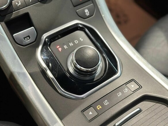2014 Land Rover Range Rover Evoque 6-speed I, белый, 1990000 рублей - вид 9