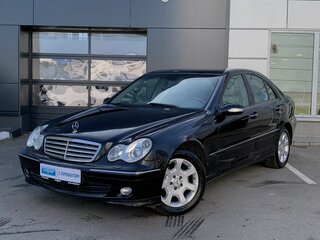 2004 Mercedes-Benz C-Класс 180 II (W203) Рестайлинг, чёрный, 699000 рублей, вид 1