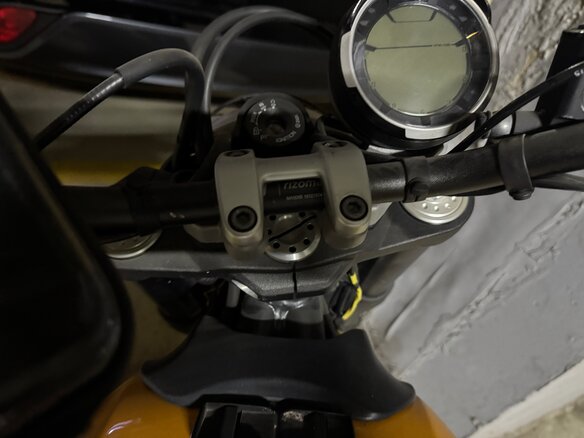 2015 Ducati Scrambler 800, жёлтый, 750000 рублей - вид 4