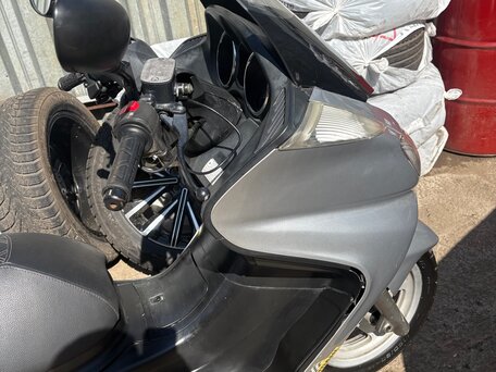 2005 Yamaha Majesty 400, серебристый, 200000 рублей, вид 4