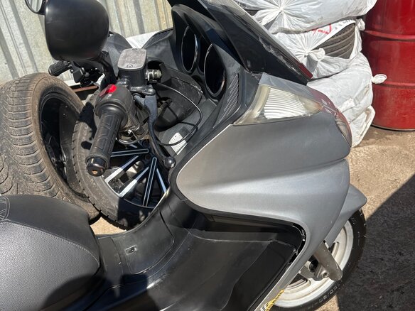 2005 Yamaha Majesty 400, серебристый, 200000 рублей - вид 3