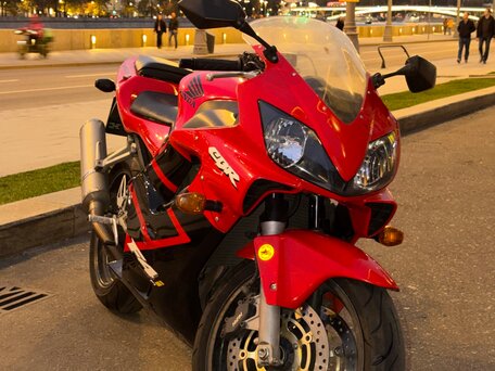 2001 Honda CBR 600F, красный, 460000 рублей, вид 5