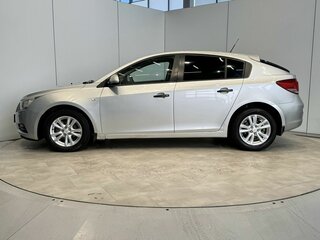 2012 Chevrolet Cruze I, серебристый, 660000 рублей, вид 2