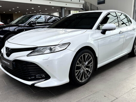 Toyota Camry VIII (XV70)