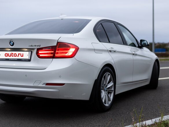 2015 BMW 3 серии 320i VI (F3x), белый, 1630000 рублей - вид 2