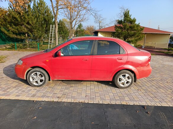 2004 Chevrolet Aveo I, красный, 295000 рублей - вид 3