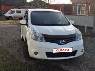 2013 Nissan Note I Рестайлинг, белый, 950000 рублей, вид 3
