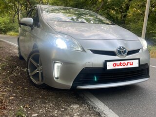 2014 Toyota Prius III Рестайлинг (XW30), серый, 1000000 рублей, вид 2