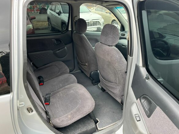 1999 Toyota FunCargo, серый, 449000 рублей - вид 12