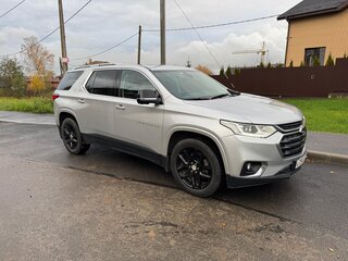 2019 Chevrolet Traverse II, серебристый, 3350000 рублей, вид 1