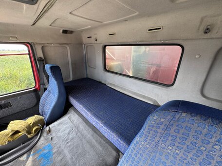 2011 Sinotruk Howo ZZ3327, красный, 1400000 рублей, вид 5