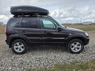 2016 Chevrolet Niva I Рестайлинг, коричневый, 850000 рублей, вид 4