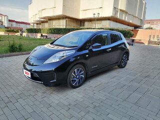 2017 Nissan Leaf 30kWh I (ZE0/AZE0), чёрный, 990000 рублей, вид 1