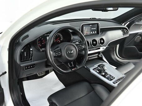 2018 Kia Stinger I, белый, 2025000 рублей, вид 5