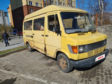 1984 Mercedes-Benz T1, жёлтый, 140000 рублей, вид 3