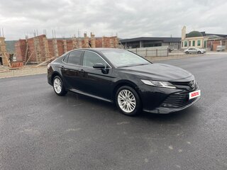 2019 Toyota Camry VIII (XV70), чёрный, 2000000 рублей, вид 3