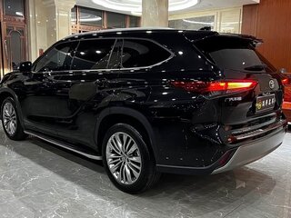 2024 Toyota Highlander IV (XU70), чёрный, 4723000 рублей, вид 5