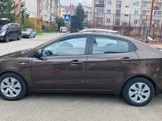 2015 Kia Rio III Рестайлинг, коричневый, 950000 рублей, вид 5