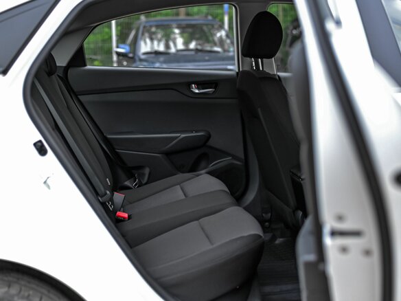 2020 Hyundai Solaris II Рестайлинг, белый, 1332000 рублей - вид 9
