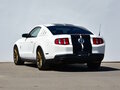 2011 Ford Mustang V Рестайлинг, белый, 1750000 рублей - вид 2
