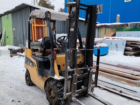 2004 Caterpillar DP18NT, жёлтый, 500000 рублей, вид 1