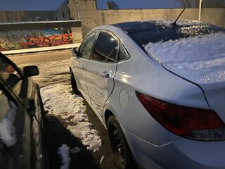 2013 Hyundai Solaris I, белый, 460000 рублей, вид 4