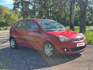 2007 Ford Fiesta Mk5, красный, 299000 рублей, вид 3
