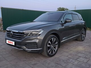 2020 Volkswagen Touareg III, серый, 5900000 рублей, вид 1