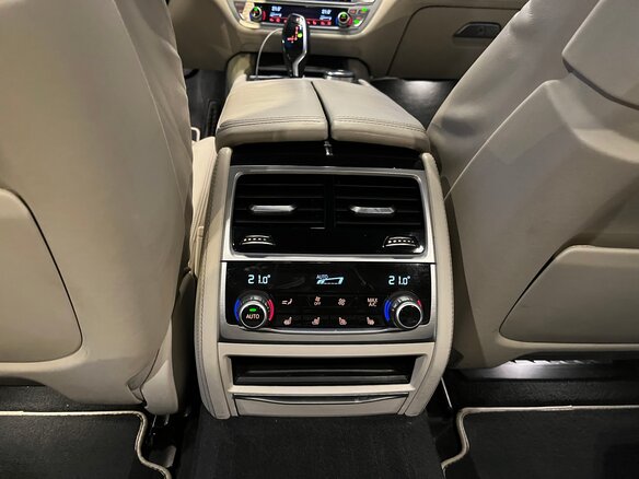 2018 BMW 7 серии Long 730Ld xDrive VI (G11/G12), синий, 3500000 рублей - вид 23