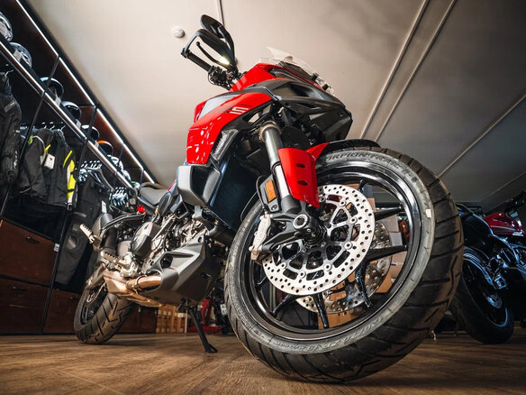2026 Ducati Multistrada V2, красный, 2490000 рублей - вид 3