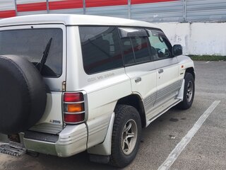 1998 Mitsubishi Pajero II Рестайлинг, серебристый, 650000 рублей, вид 3