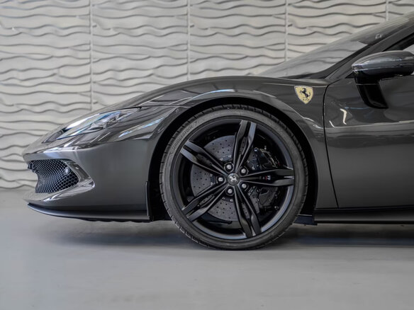 2026 Ferrari 296 GTS, серый - вид 5