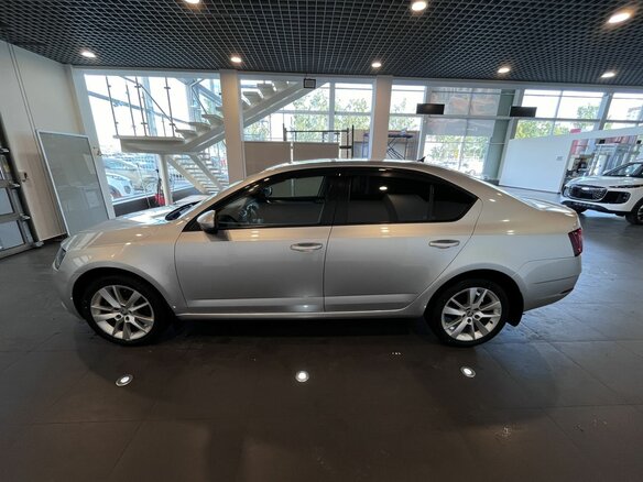 2017 Skoda Octavia III (A7) Рестайлинг, серебристый - вид 5