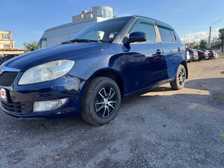 2011 Skoda Fabia II Рестайлинг, синий, 345000 рублей, вид 2