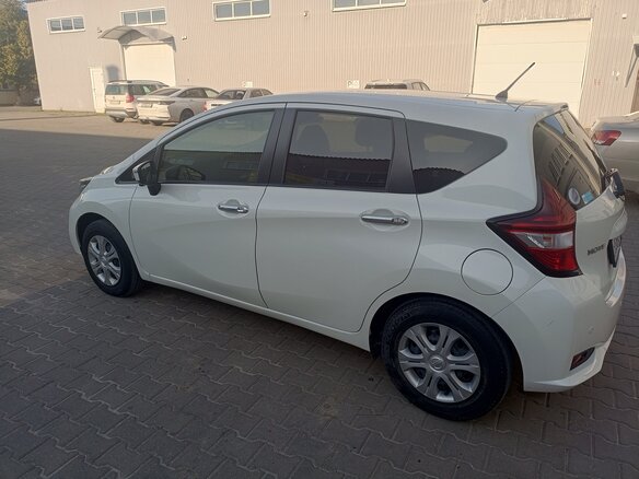 2020 Nissan Note II Рестайлинг, белый, 1440000 рублей - вид 2