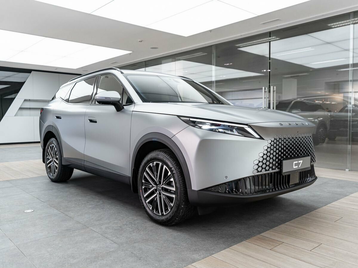 Открыть фотографии: Omoda C7