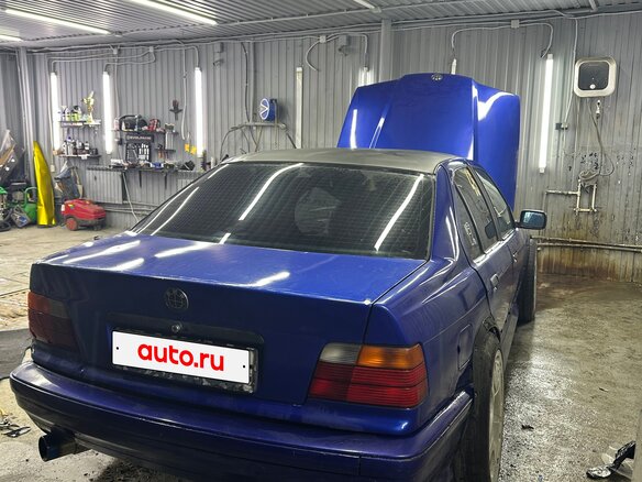 1993 BMW 3 серии 316i III (E36), синий, 210000 рублей - вид 14