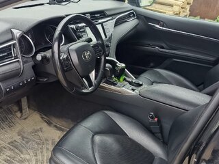2020 Toyota Camry VIII (XV70), чёрный, 2750000 рублей, вид 5