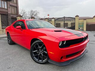 2020 Dodge Challenger III Рестайлинг 2, красный, 4600000 рублей, вид 1