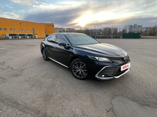 2023 Toyota Camry VIII (XV70) Рестайлинг, чёрный, 3850000 рублей, вид 4