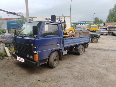 1988 Mazda Titan, синий, 650000 рублей, вид 3