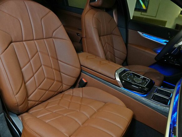 2025 BMW 7 серии 740d xDrive VII (G70), чёрный, 17200000 рублей - вид 9