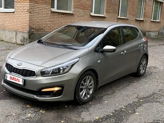 2016 Kia Ceed II Рестайлинг, серебристый, 1300000 рублей, вид 1