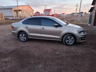 2017 Volkswagen Polo V Рестайлинг, бежевый, 1300000 рублей, вид 5
