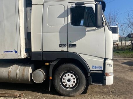 2000 Volvo FH, белый, 1300000 рублей, вид 2