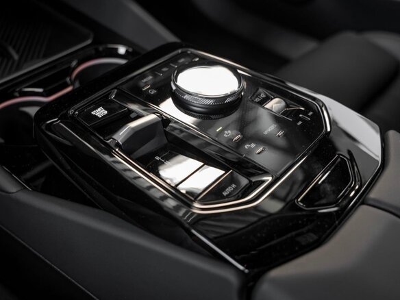 2025 BMW 5 серии 520d VIII (G60/G61/G68), серебристый, 9791700 рублей - вид 14