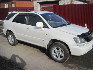 1999 Toyota Harrier I (XU10), белый, 850000 рублей, вид 3