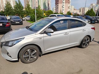 2020 Hyundai Solaris II Рестайлинг, серый, 1050000 рублей, вид 4